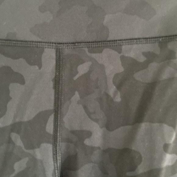 Lululemon Speed Up Crop *21” - Picture 9 of 15